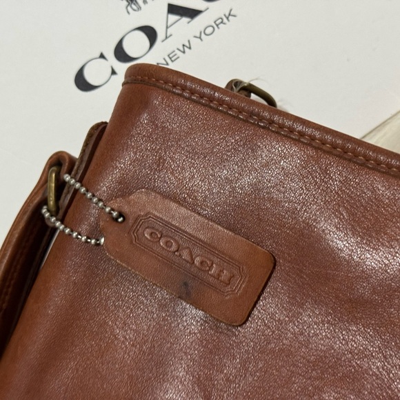 COACH Vintage 90s Station Bag British Tan Glove Tanned Leather Turnlock Handbag - Picture 2 of 16